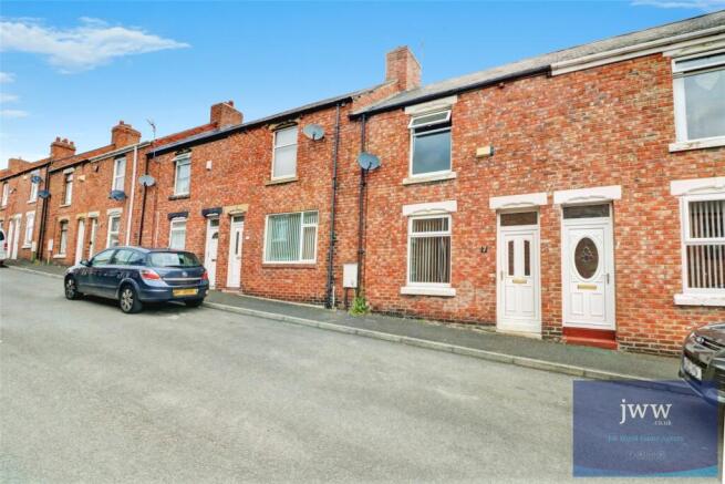 2 bed property, in William Street, £60,000
