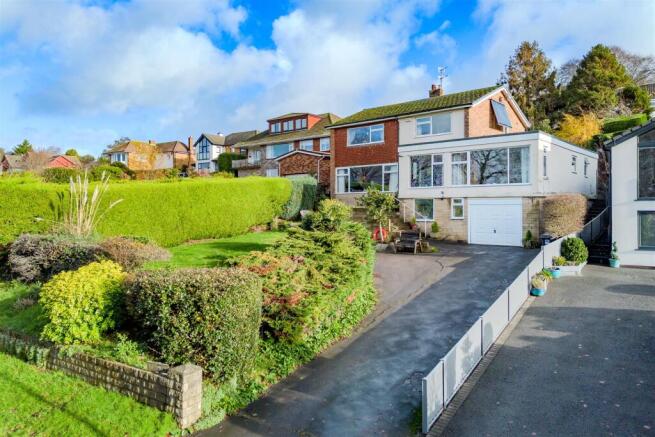 4 bed property, in Lake Road, £1,100,000