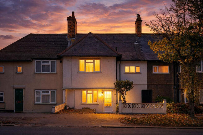 3 bed property, in Green Lane, £500,000