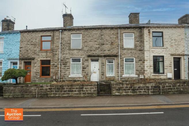 4 bed property, in Manchester Road, £128,000