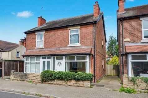 2 bed property, in 3 Alexandra Crescent, £159,500