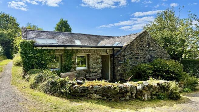 2 bed property, in Llanbedr, £319,950