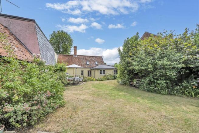 3 bed property, in The Street, £445,000