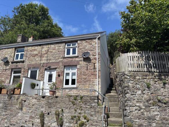 2 bed property, in James Terrace, £156,500
