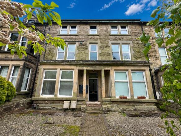 6 bed property, in Franklin Mount, £700,000
