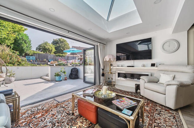 3 bed property, in Sandown Close, £535,000