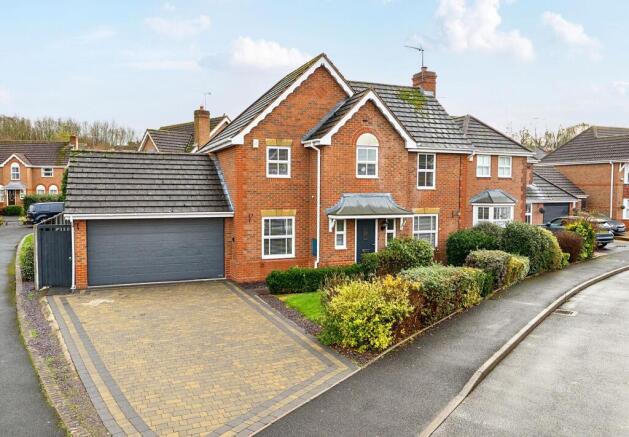4 bed property, in Gawtree Way, £450,000