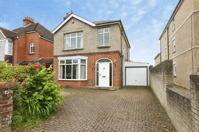3 bed property, in Bury Road, £400,000