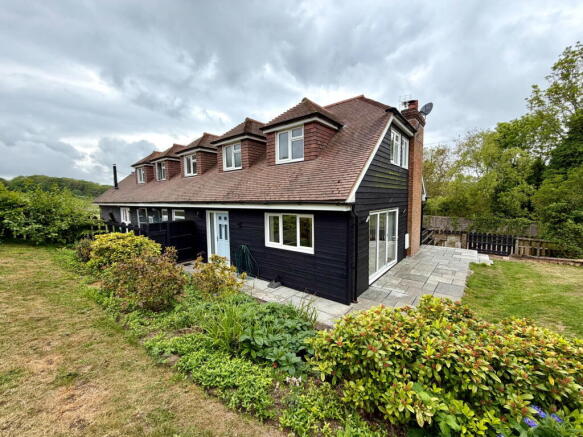 3 bed property, in A Deceptively Spacious Property With Open Plan Living & An Idyllic Location!!, £525,000