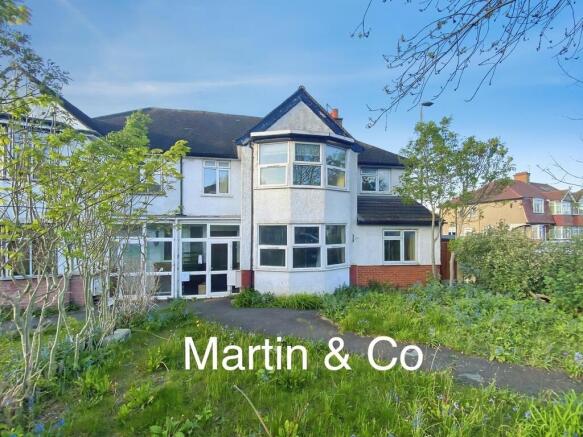 6 bed property, in Stanley Park Road, £650,000