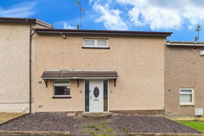 2 bed property, in Fyne Way, £100,000