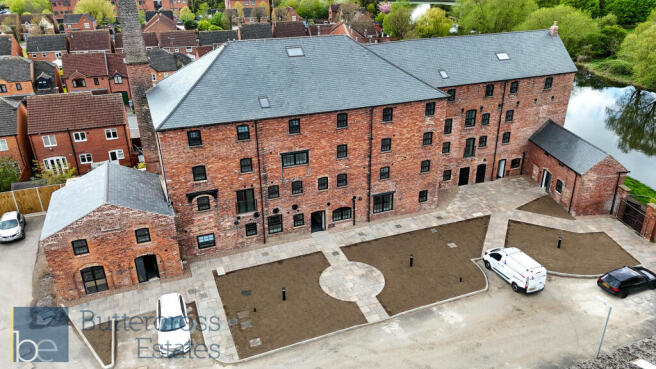 4 bed property, in The Old Mill, £250,000