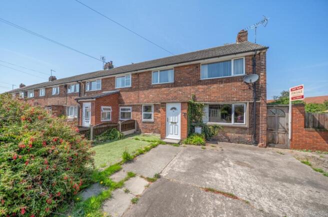 3 bed property, in Northfield, £150,000
