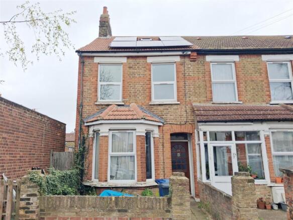 3 bed property, in Tachbrook Road, £450,000