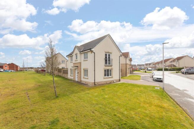 3 bed property, in Mclean Crescent, £260,000