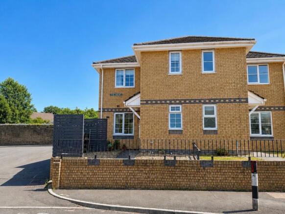 4 bed property, in High Street, £209,995