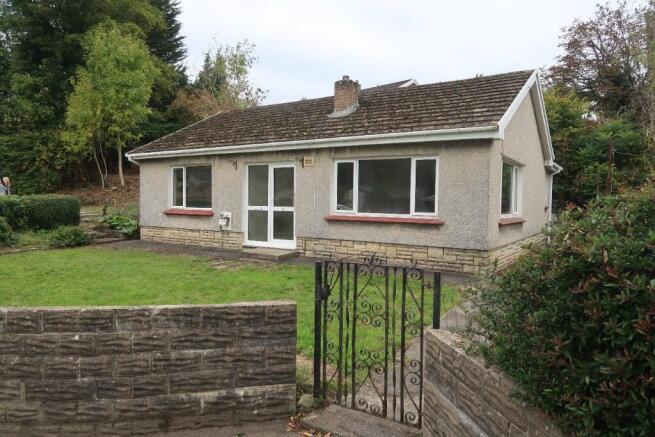 2 bed property, in New Bryngwyn Road, £250,000