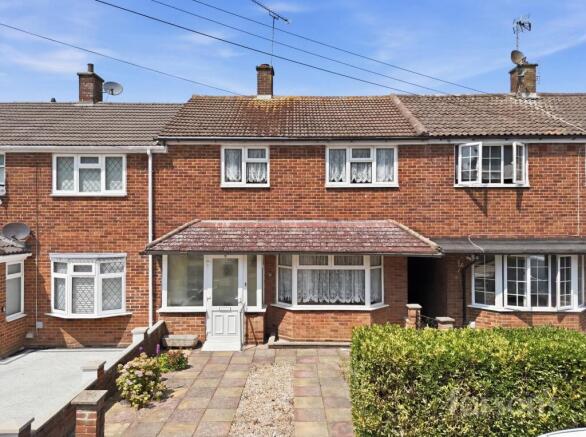 3 bed property, in Bournebridge Close, £375,000