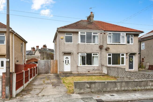 3 bed property, in Bateman Grove, £175,000