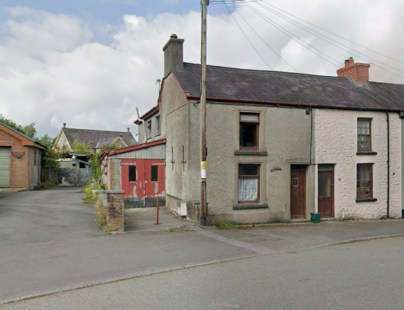 3 bed property, in Church Street, £150,000