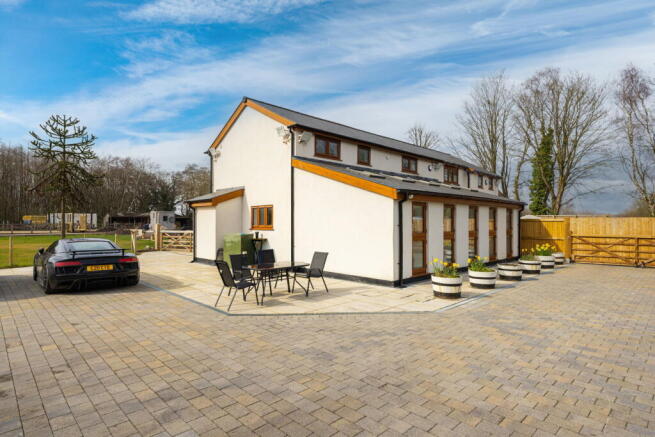 4 bed property, in Great Moss Road, £700,000