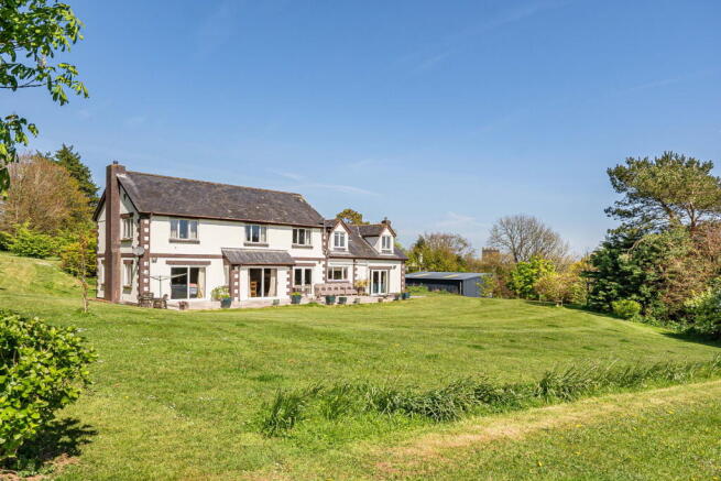 5 bed property, in Lot 1 - Moreleigh, £700,000