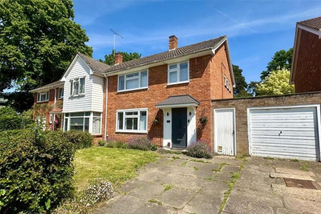 3 bed property, in Primrose Walk, £525,000