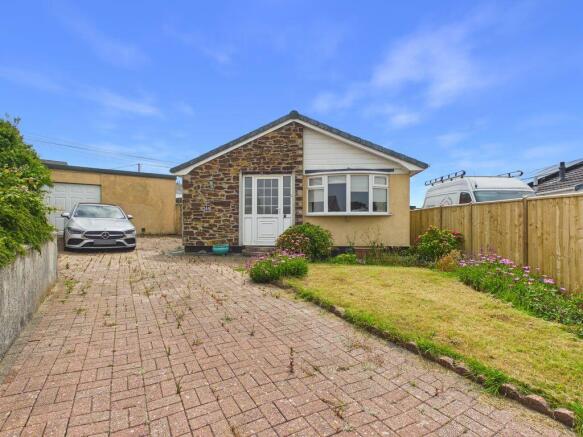 2 bed property, in Roseland Park, £275,000