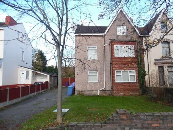 2 bed property, in Moss Lane, £300,000