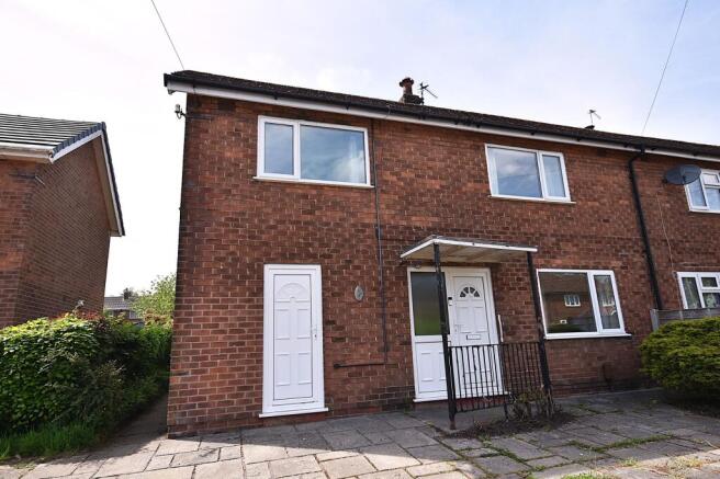 3 bed property, in Chatsworth Avenue, £200,000