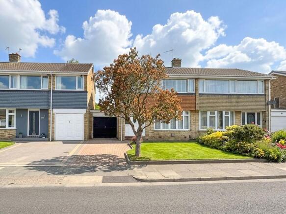 3 bed property, in Elsdon Road, £270,000