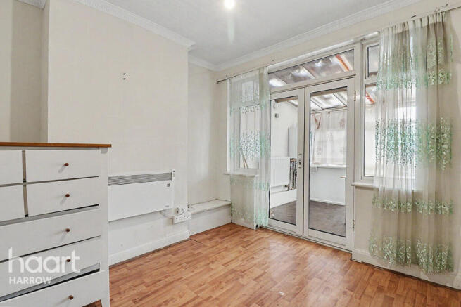 3 bed property, in De Havilland Road, £500,000