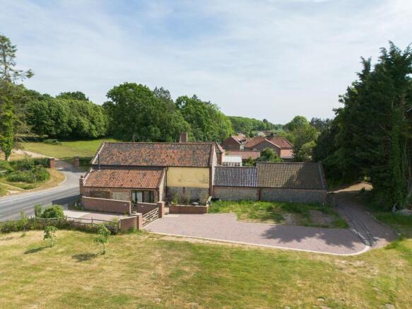 4 bed property, in Felbrigg Road, £899,995
