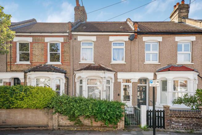 3 bed property, in Sheldon Road, £400,000