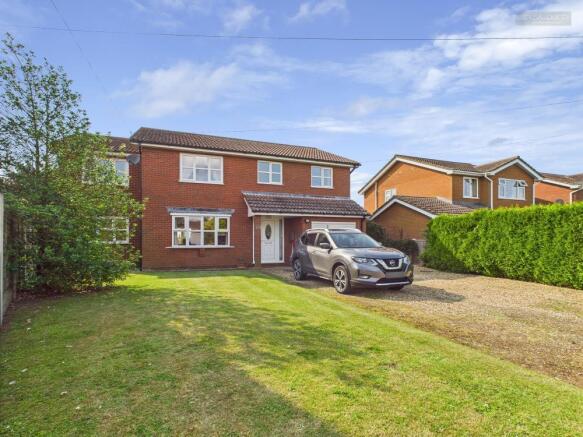 5 bed property, in Broadgate, £465,000
