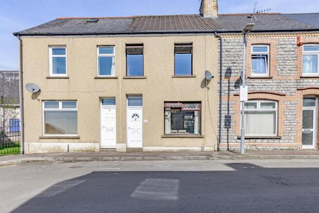 2 bed property, in Merthyr Street, £165,000