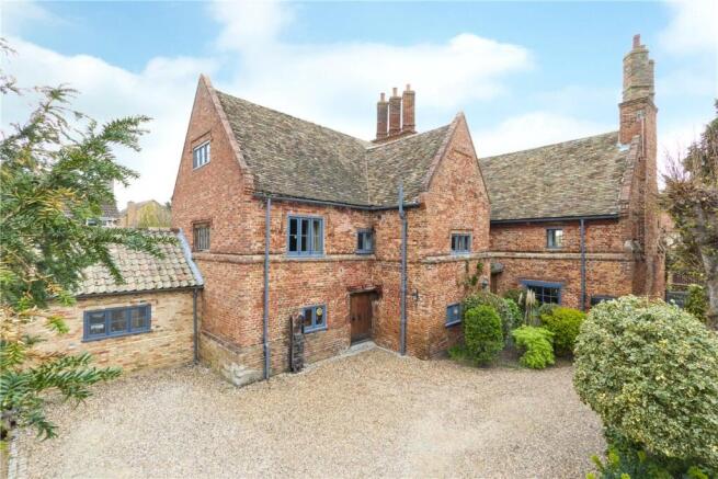 5 bed property, in Station Road, £1,250,000