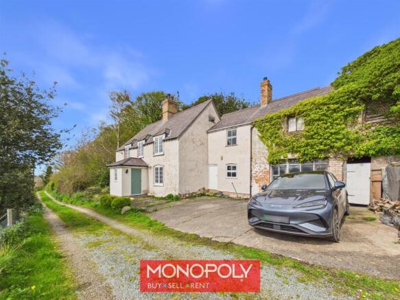 3 bed property, in Bryn Tirion, £450,000