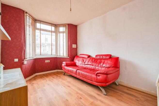 2 bed property, in Desford Road, £400,000