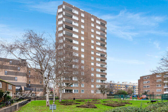 1 bed property, in Arden Estate, £275,000
