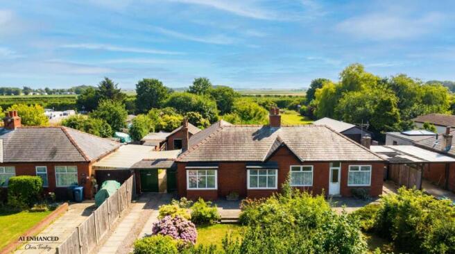 2 bed property, in Gravel Lane, £270,000