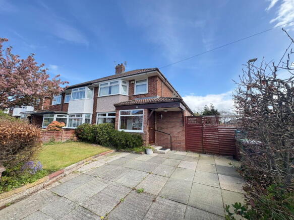 3 bed property, in Clent Avenue, £260,000