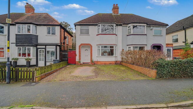 3 bed property, in Sandgate Road, £290,000