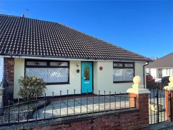 3 bed property, in Grampian Way, £240,000