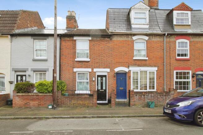 2 bed property, in Charles Street, £230,000