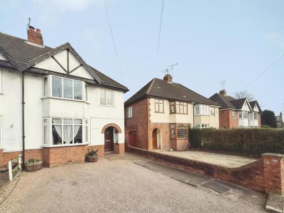 3 bed property, in Chester Road North, £265,000
