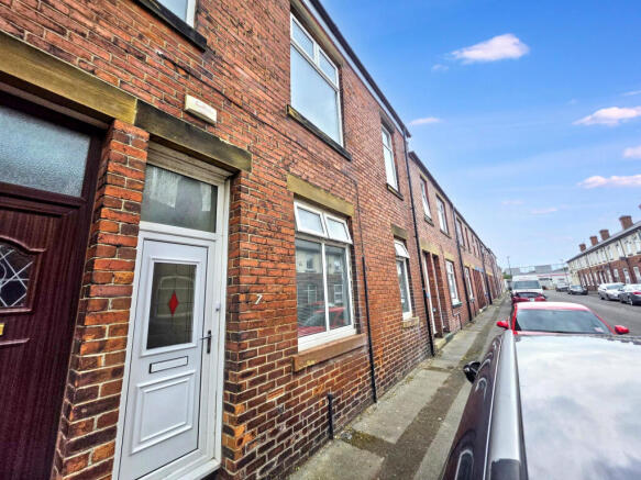 3 bed property, in Lyndhurst Terrace, £40,000