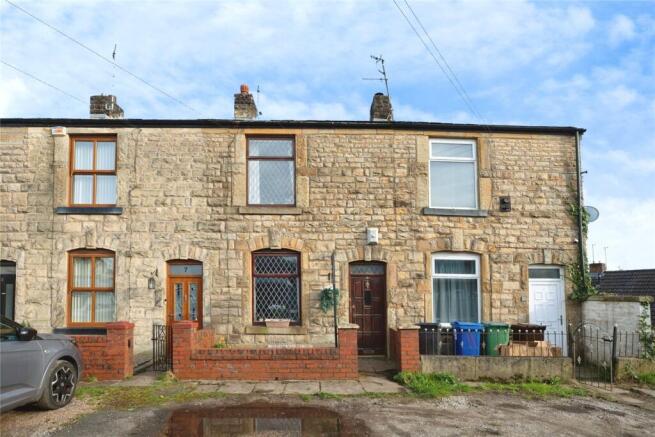2 bed property, in Newport Street, £140,000