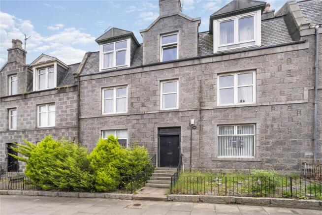 1 bed property, in Flat C, £30,000