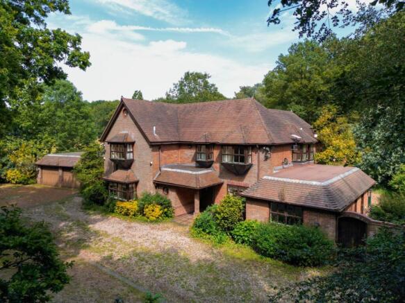 5 bed property, in Oaklands House & 12 Acres, £1,800,000